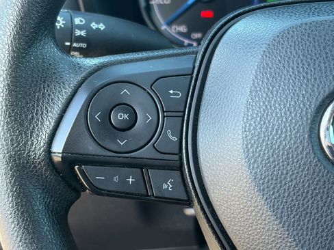 Used 2024 Toyota RAV4 XLE AWD/4WD image 9