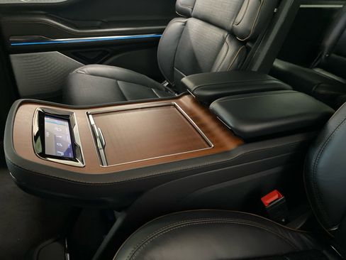 Used 2026 Lincoln Navigator L Black Label image 13