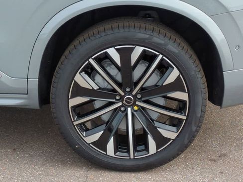 New 2026 Volvo XC90 B6 Plus w/ Protection Package Premier image 12