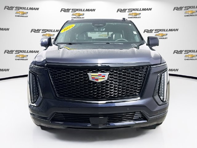 Used 2025 Cadillac Escalade Sport Platinum w/ LPO, Floor Liner Package AWD/4WD image 2