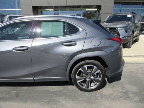 Used 2024 Lexus UX 250h AWD w/ Premium Package image 4