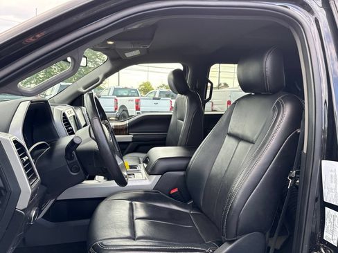 Used 2019 Ford F150 Lariat w/ Equipment Group 502A Luxury AWD/4WD image 9