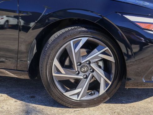Certified 2025 Hyundai Elantra SEL image 27
