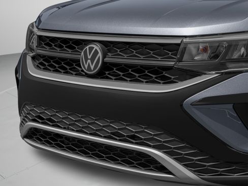 Used 2022 Volkswagen Taos SE w/ Panoramic Sunroof Package FWD image 60