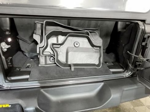 Used 2019 Jeep Wrangler Sport AWD/4WD image 15