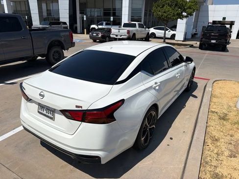 Used 2023 Nissan Altima 2.5 SR FWD image 5