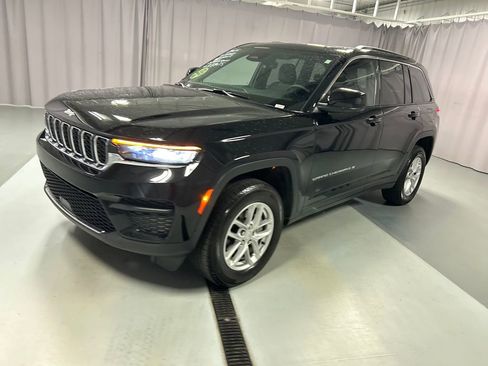 Used 2025 Jeep Grand Cherokee Laredo X w/ Luxury Tech Group I AWD/4WD image 3