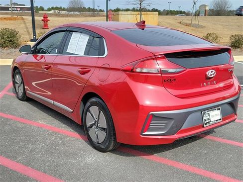 Used 2022 Hyundai Ioniq SE image 6