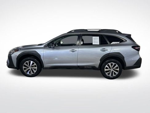Used 2023 Subaru Outback Premium image 2