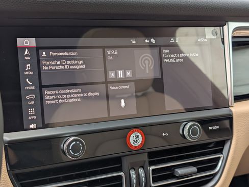 New 2025 Porsche Macan image 35