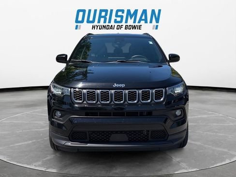 Used 2024 Jeep Compass Latitude AWD/4WD image 8