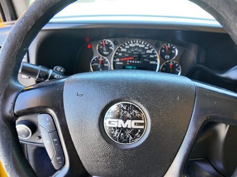 Used 2016 GMC Savana 3500 Extended image 5