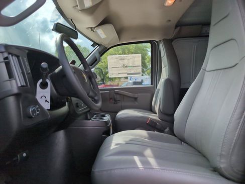 New 2026 Chevrolet Express 2500 Extended RWD image 18