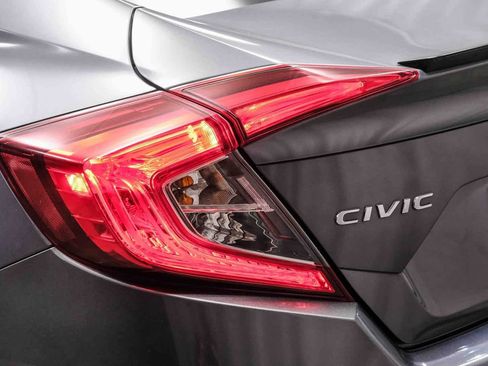 Used 2019 Honda Civic Sport image 7