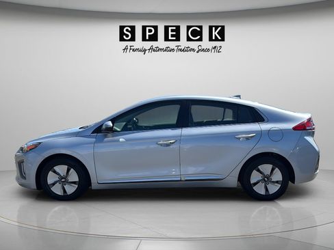 Certified 2022 Hyundai Ioniq SE FWD image 2