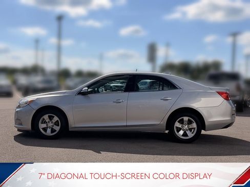 Used 2016 Chevrolet Malibu LT FWD image 9