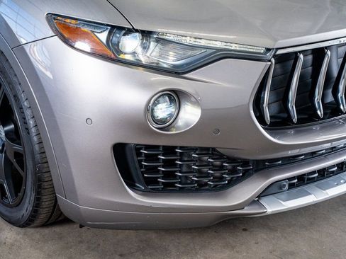 Used 2017 Maserati Levante w/ Luxury Package image 19