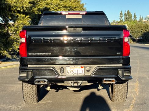 Used 2022 Chevrolet Silverado 1500 LT Trail Boss w/ Convenience Package II image 13