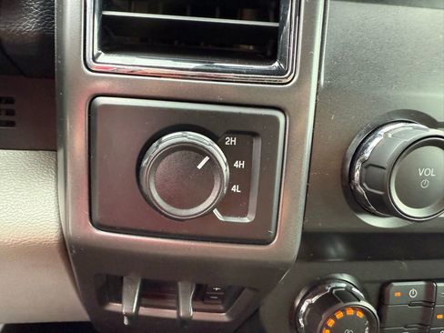 Used 2019 Ford F350 XLT image 27