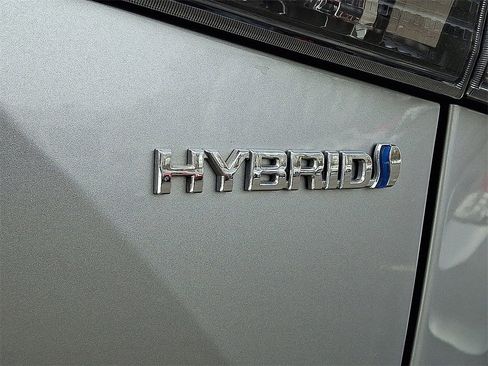 Used 2023 Toyota Highlander XLE image 18