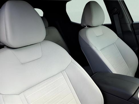 Used 2025 Hyundai Santa Cruz SE image 17