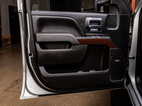 Used 2017 GMC Sierra 1500 SLT w/ Enhanced Driver Alert Package image 33