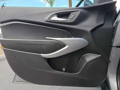 Used 2024 Chevrolet Trax RS FWD image 22