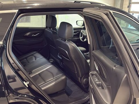 Used 2022 GMC Terrain SLT w/ Tech Package image 14