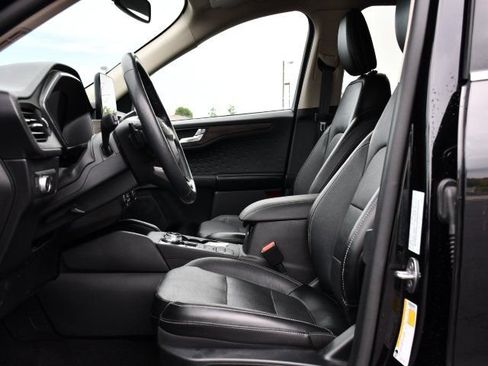 Used 2020 Ford Escape Titanium AWD/4WD image 16