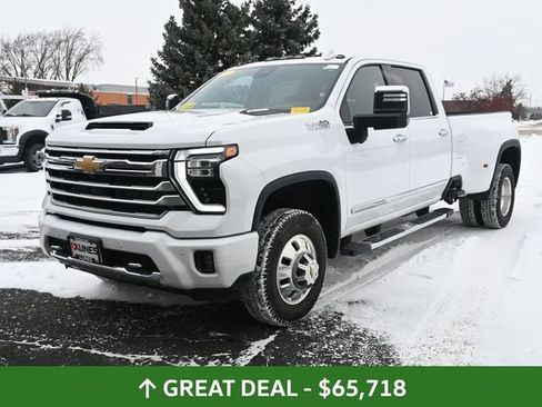 Used 2024 Chevrolet Silverado 3500 High Country w/ Technology Package image 12