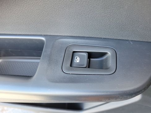 New 2026 Volkswagen Taos SE FWD image 17