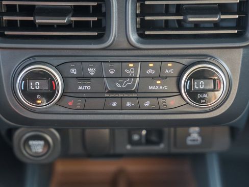 Used 2022 Ford Maverick Lariat w/ Lariat Luxury Package image 22