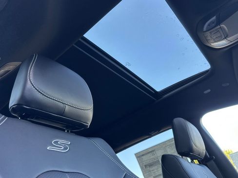 New 2026 Chrysler Pacifica Select image 18