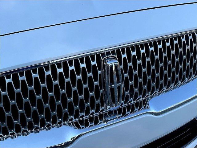 Used 2019 Lincoln Nautilus FWD image 33