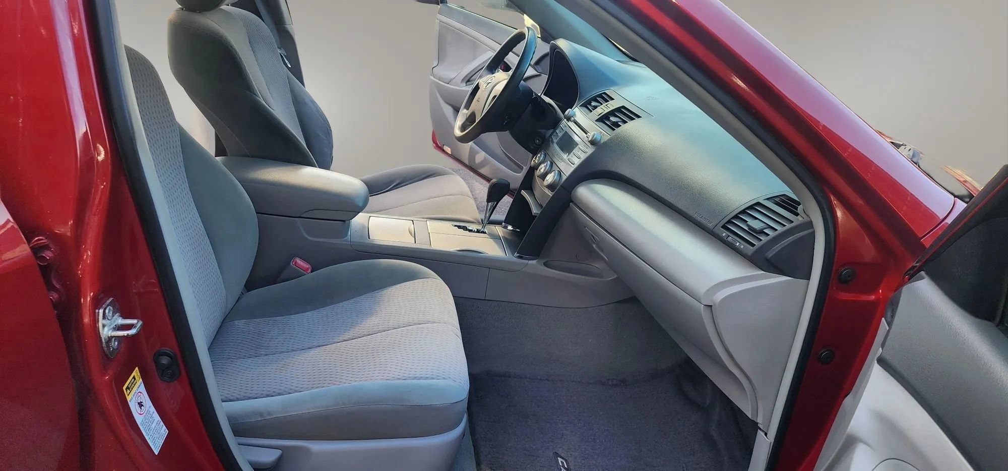 Used 2010 Toyota Camry LE FWD image 15