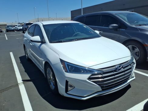Used 2020 Hyundai Elantra SEL w/ Cargo Package (C1) FWD image 2