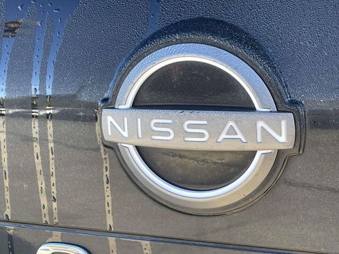 Used 2023 Nissan Rogue SV image 9