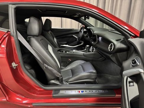 Used 2017 Chevrolet Camaro LT image 7