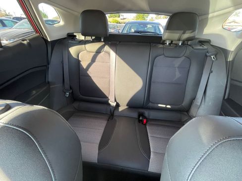 Used 2025 Chevrolet Trax LT image 37