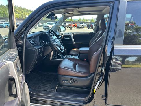 Used 2022 Toyota 4Runner Limited AWD/4WD image 13