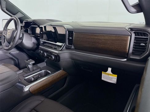 New 2026 Chevrolet Silverado 1500 High Country w/ High Country Premium Package image 25