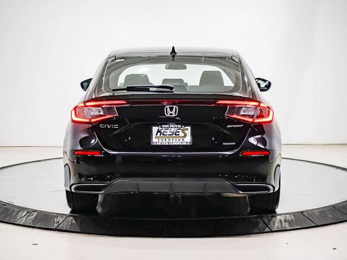 Used 2025 Honda Civic Sport image 3