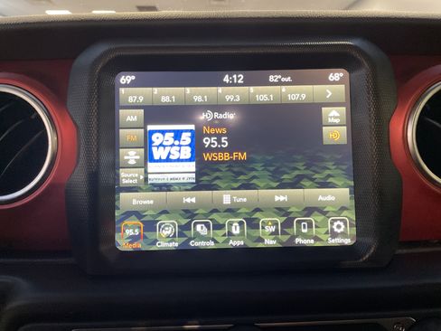 Used 2022 Jeep Gladiator Rubicon w/ LED Lighting Group image 22