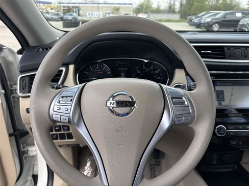 Used 2014 Nissan Rogue SV w/ SV Premium Package FWD image 16