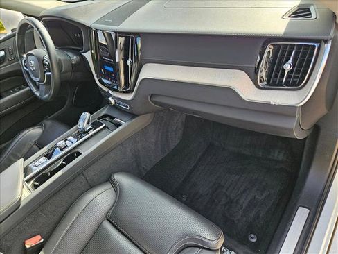 Used 2022 Volvo XC60 B5 Inscription w/ Protection Package Premier FWD image 21