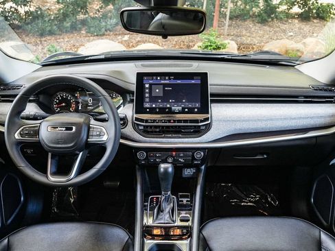 Used 2022 Jeep Compass Latitude AWD/4WD image 13