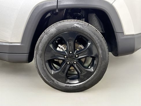 Used 2021 Jeep Compass Latitude w/ Sun and Sound Group AWD/4WD image 28