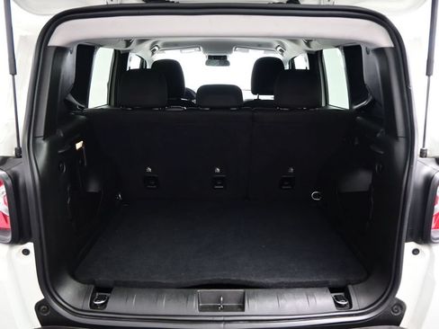Used 2023 Jeep Renegade Latitude AWD/4WD image 26