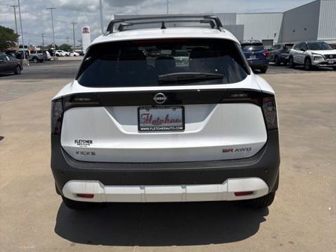 Used 2026 Nissan Kicks SR w/ Cold Weather Package AWD/4WD image 5