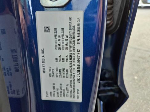 Used 2022 Tesla Model 3 Long Range AWD/4WD image 29